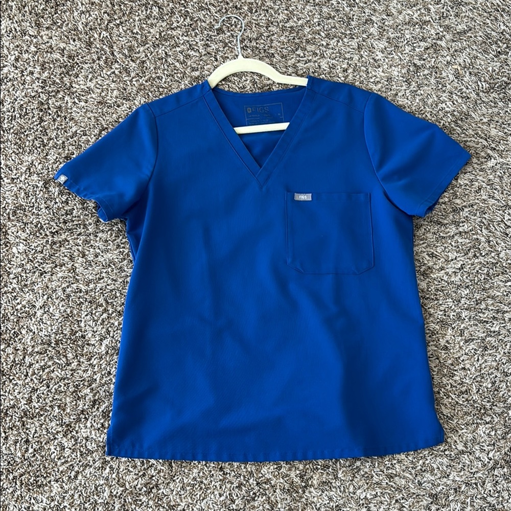 Figs scrub top Catarina size medium color winning blue